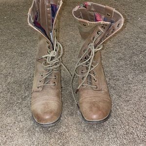 Combat boots